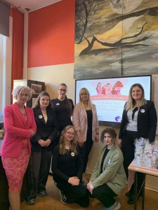 Dzień kobiet w Liceum. Kliknij, aby powiększyć zdjęcie.